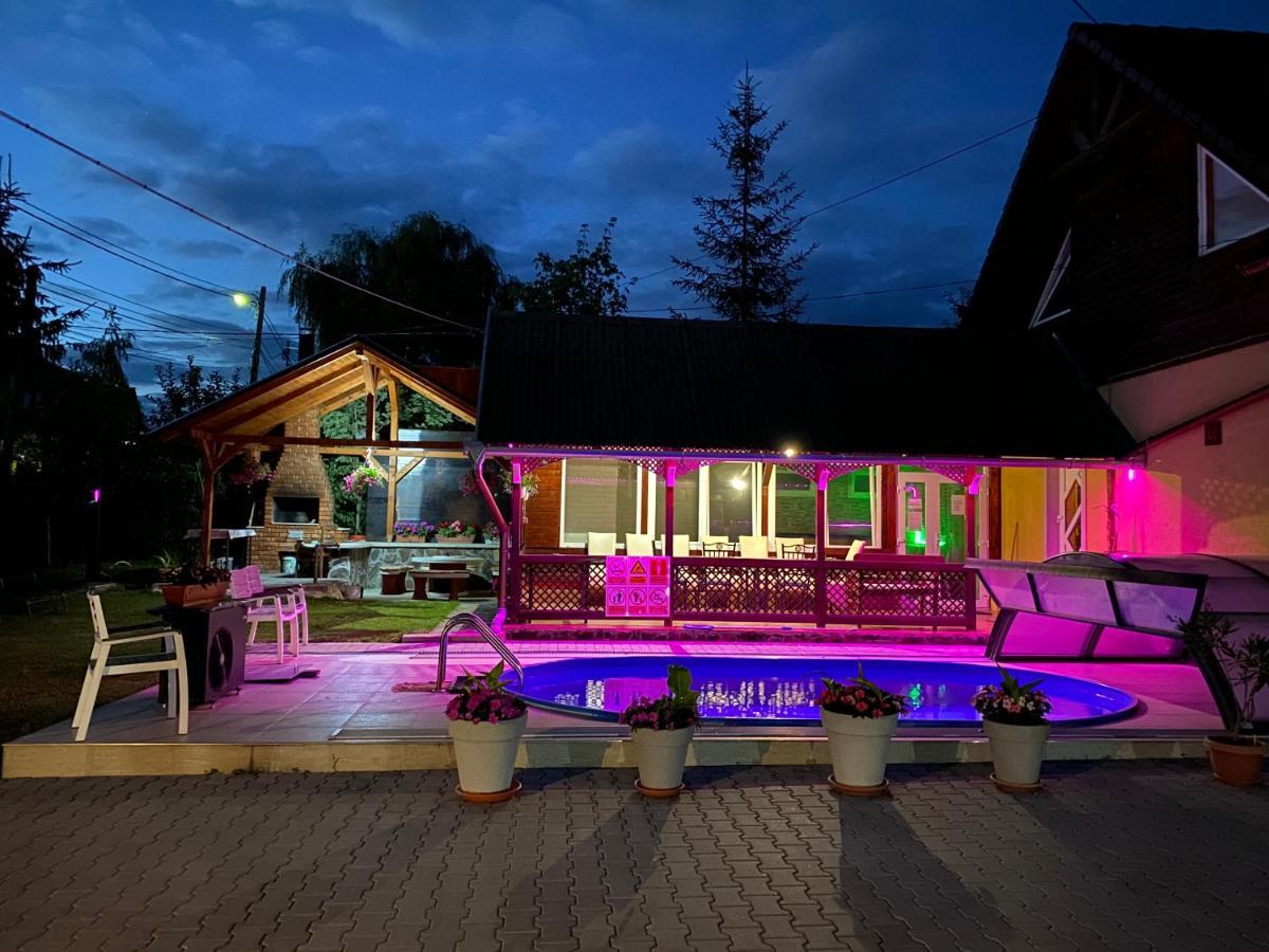 Vila Eszter Hotell Sovata Exteriör bild