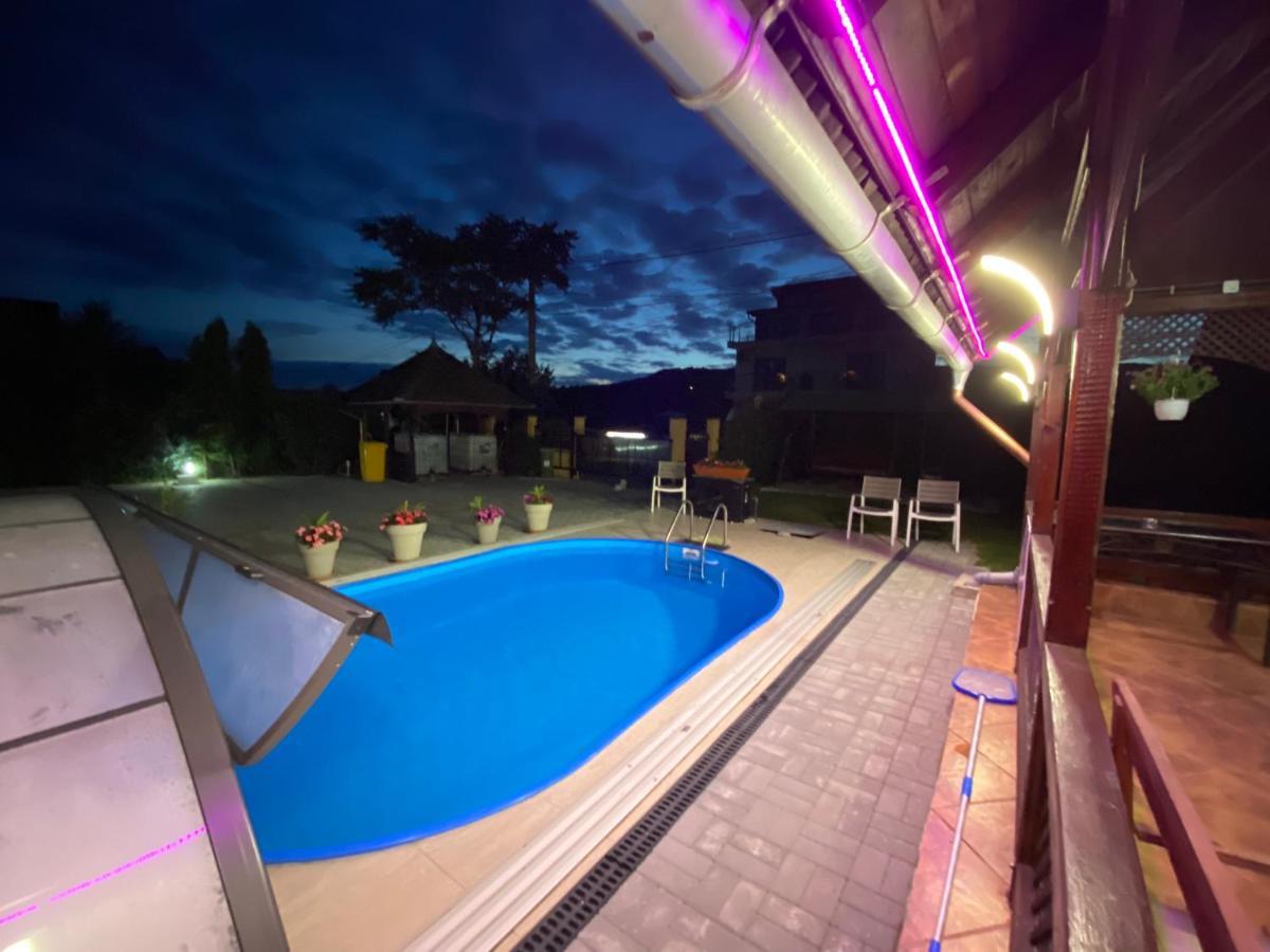 Vila Eszter Hotell Sovata Exteriör bild