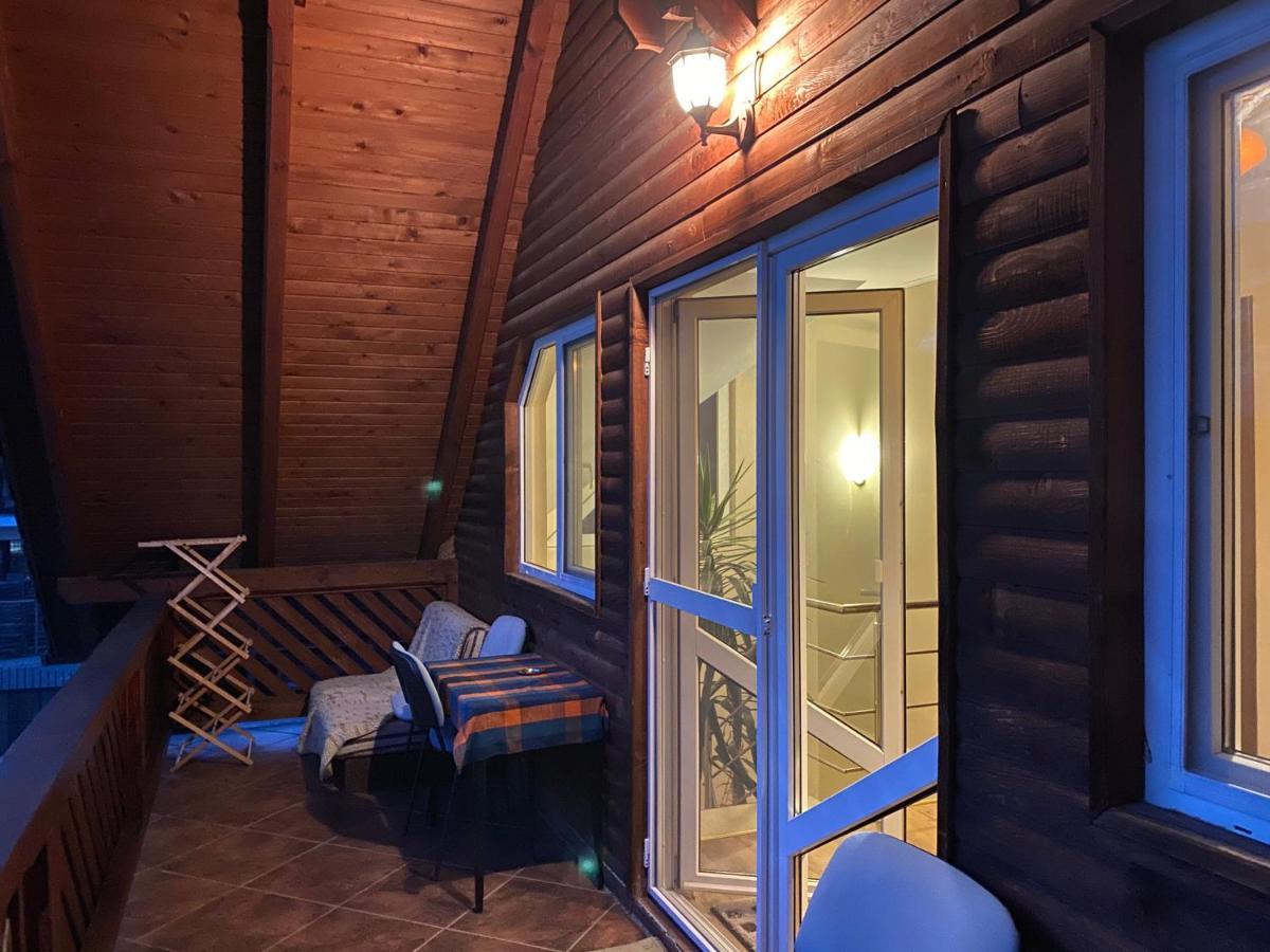 Vila Eszter Hotell Sovata Exteriör bild