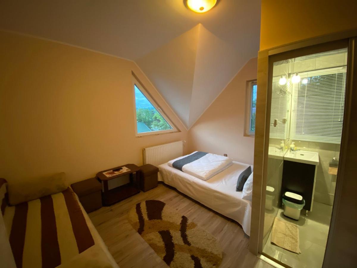 Vila Eszter Hotell Sovata Exteriör bild