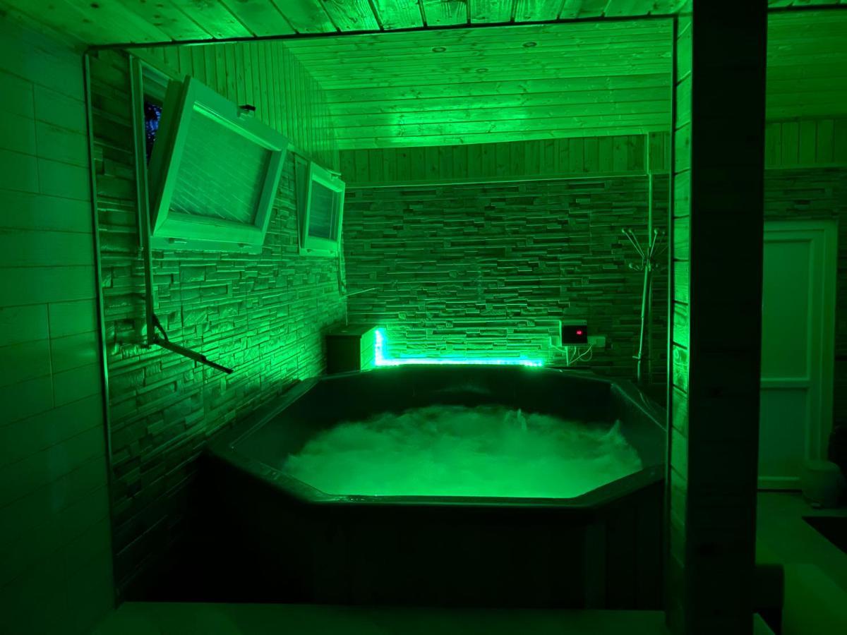 Vila Eszter Hotell Sovata Exteriör bild
